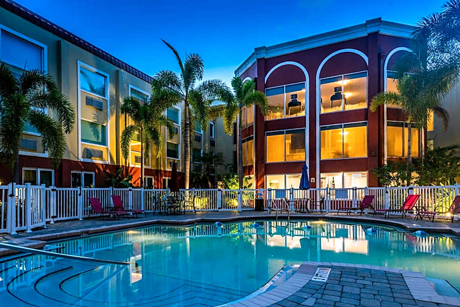 Holiday Inn Express Hotel & Suites Bradenton West By IHG