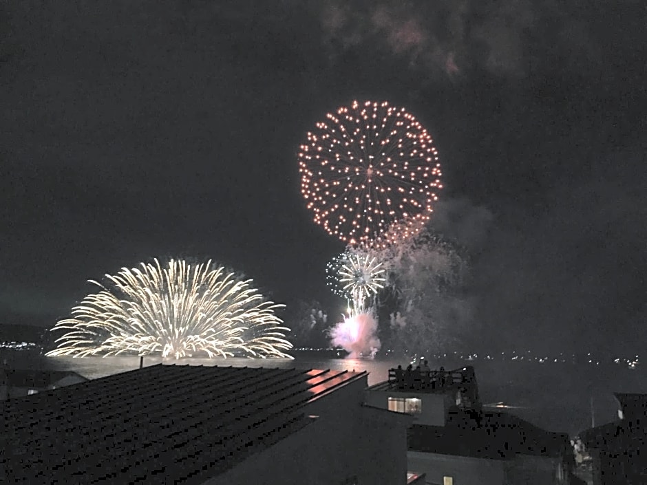 Iza Kamakura Guest House And Bar