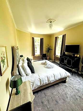 Luxury Suite