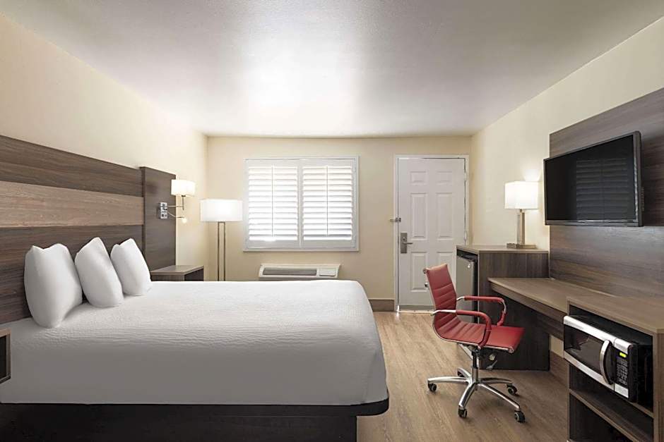 Ramada by Wyndham Kingman