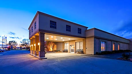Best Western Crossroads Of The Bluffs