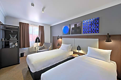 Park N Fly - Standard Twin Room, 2-way airport shuttle & parking