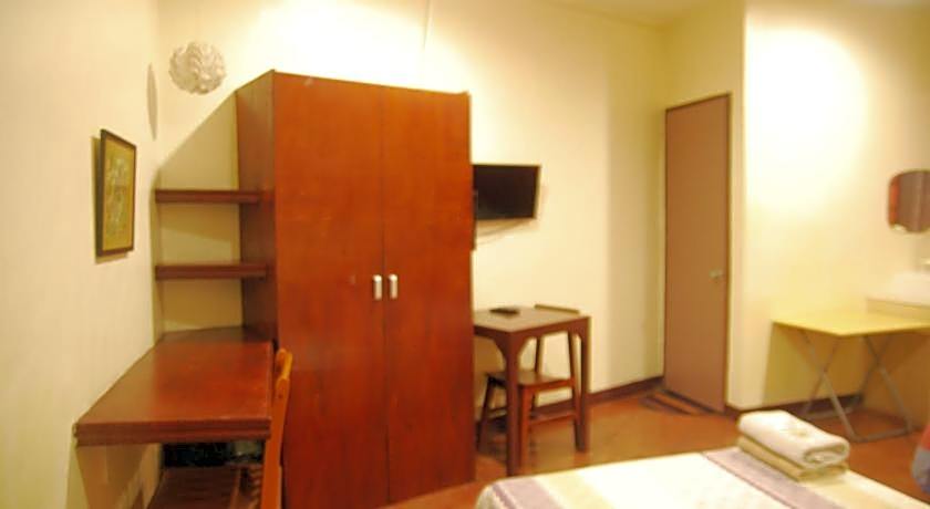 Centro Mactan Suites