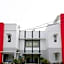 RedDoorz Plus Syariah at Polamas Andalas