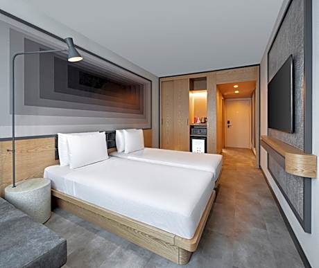 Deluxe Twin Room with City View