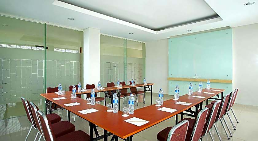 Amaris Hotel Bekasi Barat