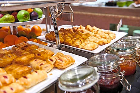 Premium Twin Room with Sofa Bed