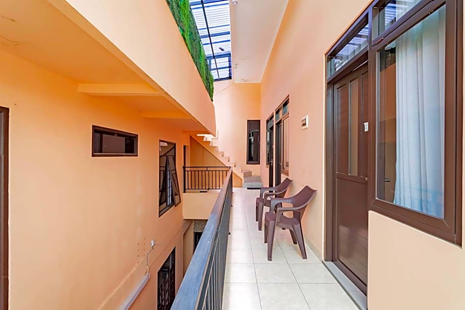 Shofy Guest House Mitra RedDoorz