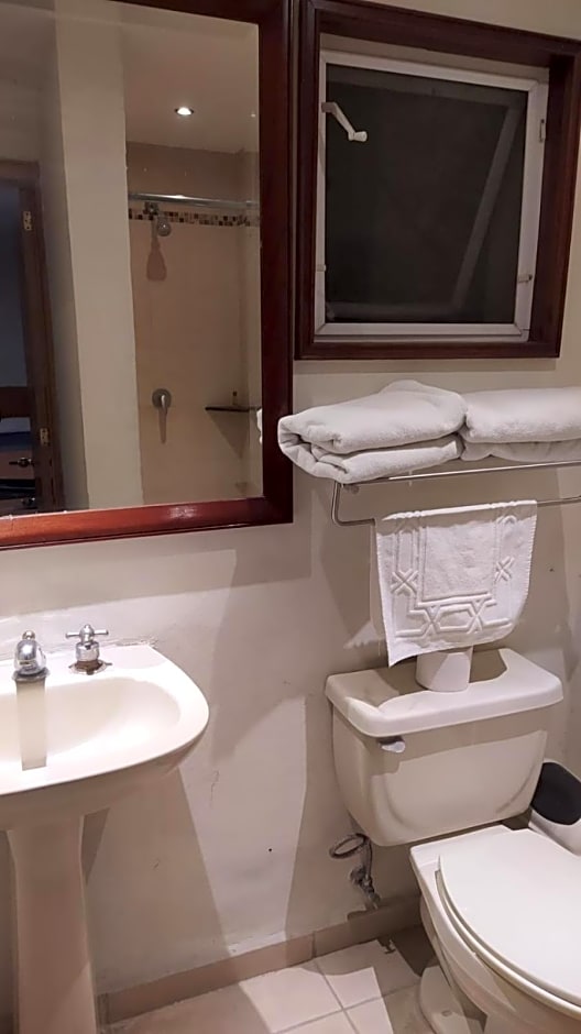 Cypres Hotel & Suites