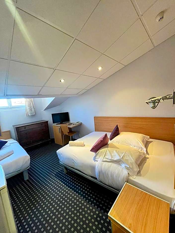 Modern Waikiki Hotel