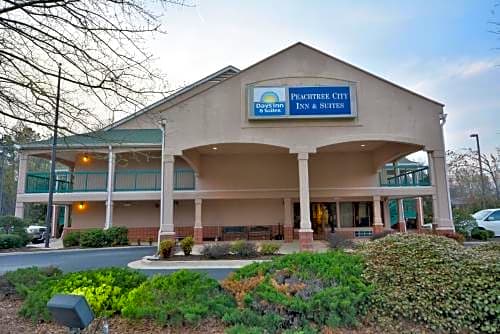 Days Inn & Suites by Wyndham Peachtree City