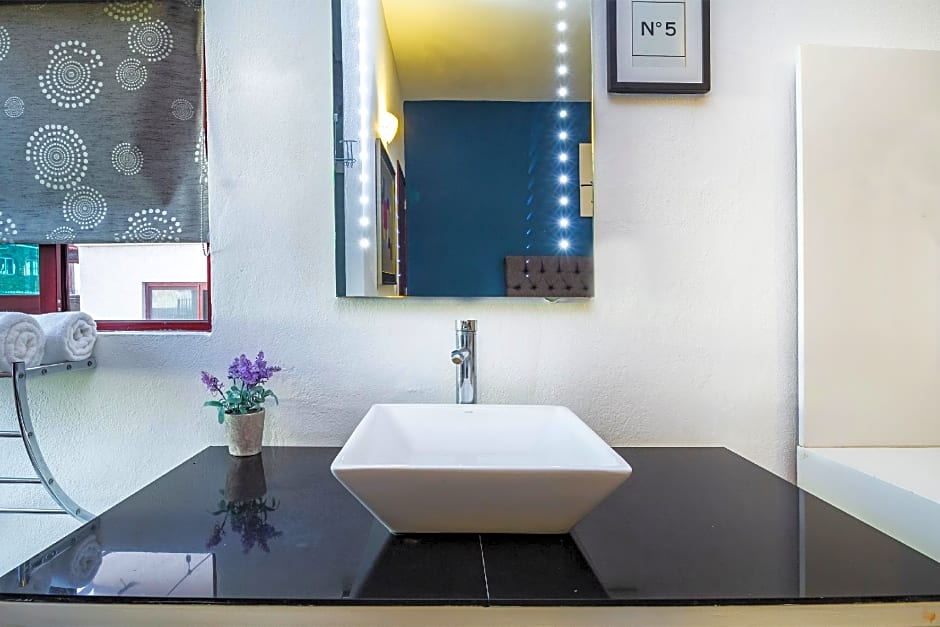 Capital O Hotel 522