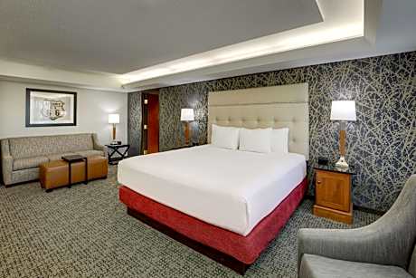 Spacious King Room – High Floor