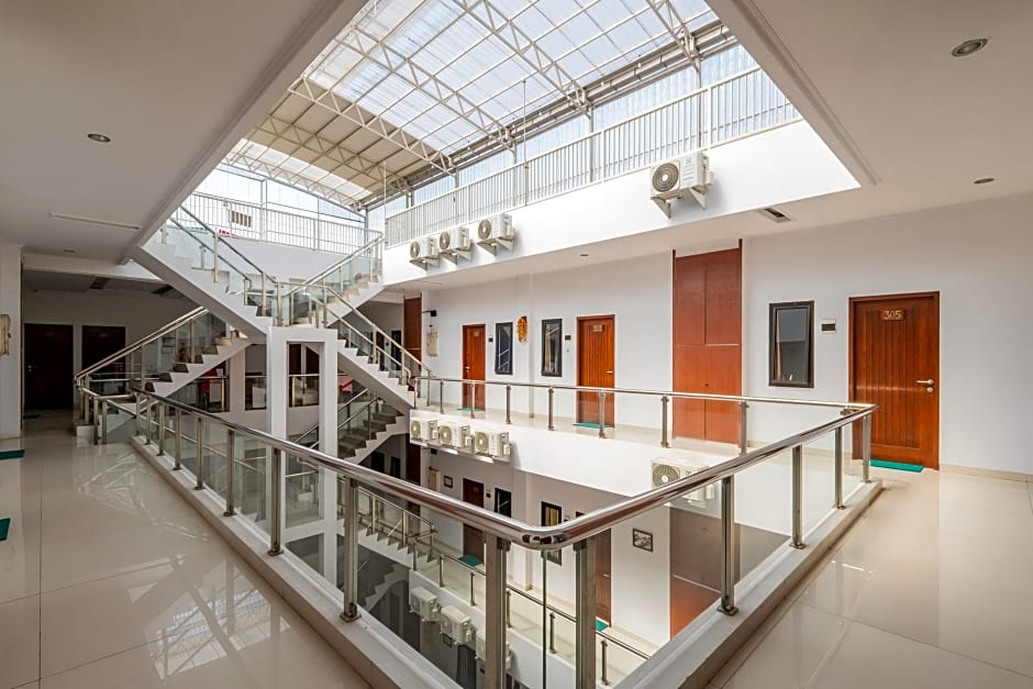 RedDoorz near Jawa Timur Park 3