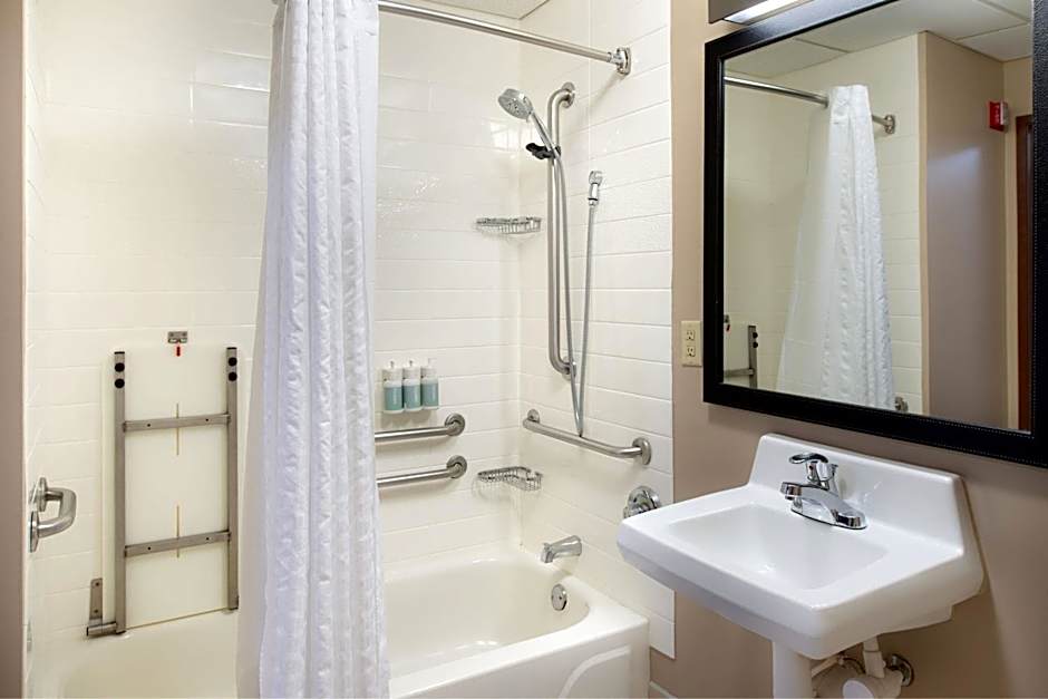 Fairfield Inn & Suites by Marriott Dayton Troy