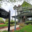 Linda Sue Manor