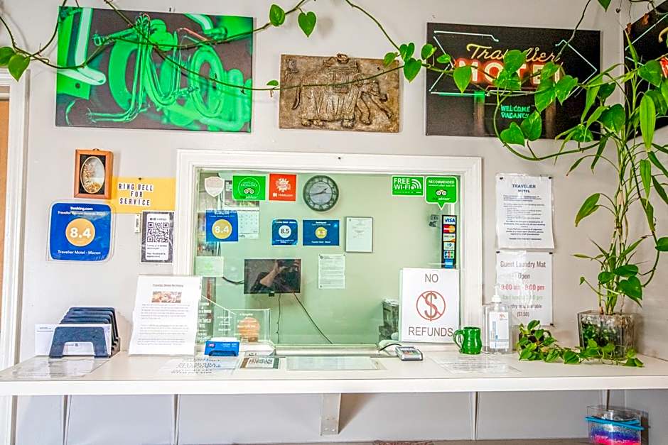 OYO Travelier Motel