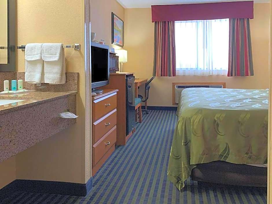 Quality Inn Ottawa near Starved Rock State Park