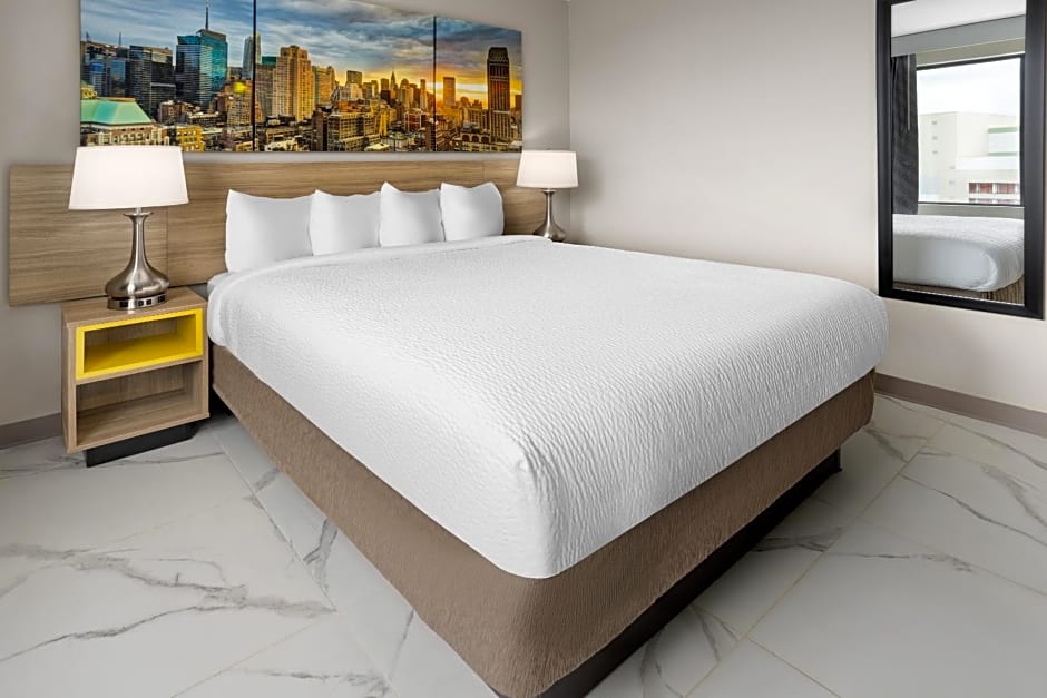 Days Inn by Wyndham Staten Island