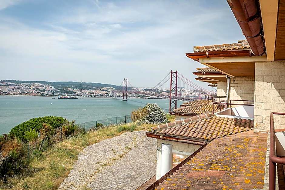HI Almada - Pousada de Juventude