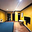 Casa Blanca Inn & Suites Whittier