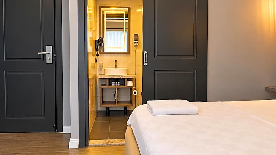 TALLES CITY HOTEL