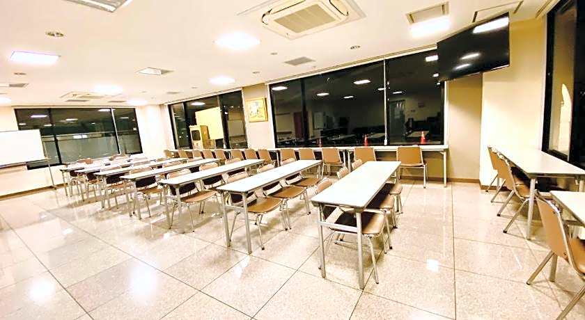 Center Hotel Narita 1