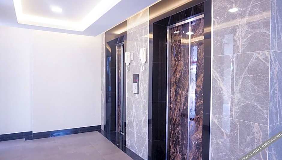 Casaluxe Hotel and Resident
