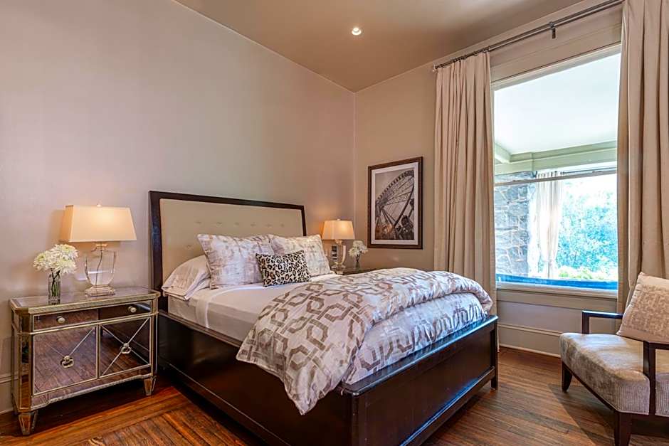 Stonehurst Place Bed & Breakfast