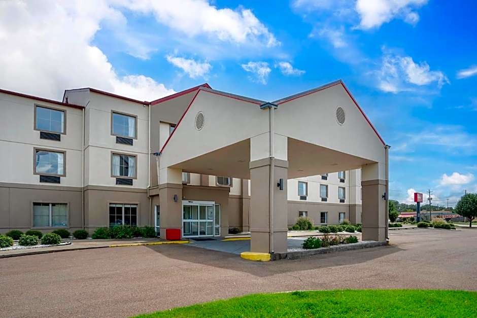 Red Roof Inn & Suites Vicksburg
