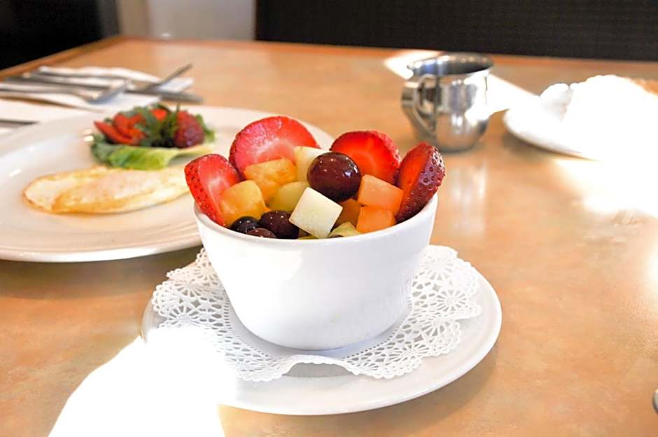 Piccadilly Inn Airport