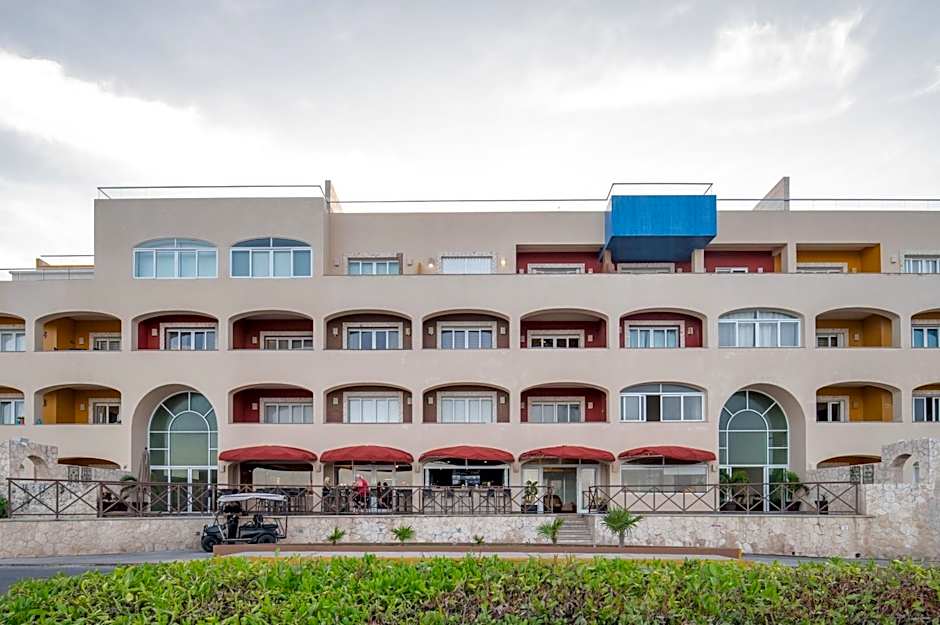 Shama Apartment beach front