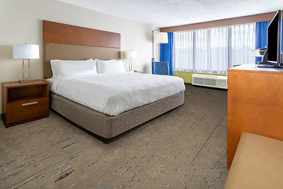 Holiday Inn Express & Suites Ft. Washington - Philadelphia By IHG