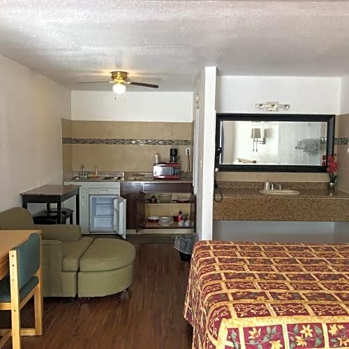 Photo 1 of 9 of Deluxe Room