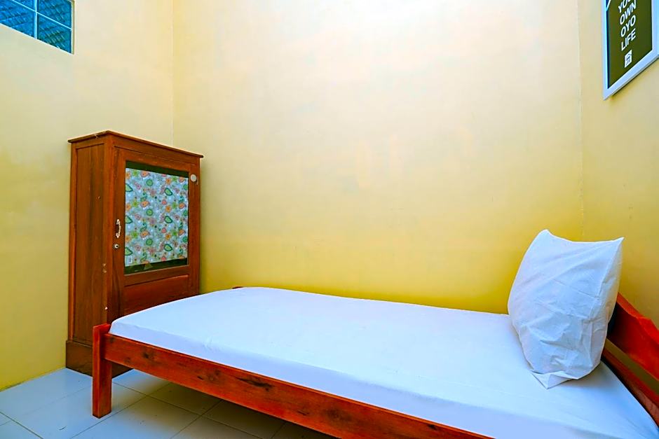 OYO Life 2867 Kos Kuning