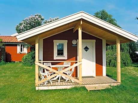Economy Cottage with Shared Bathroom