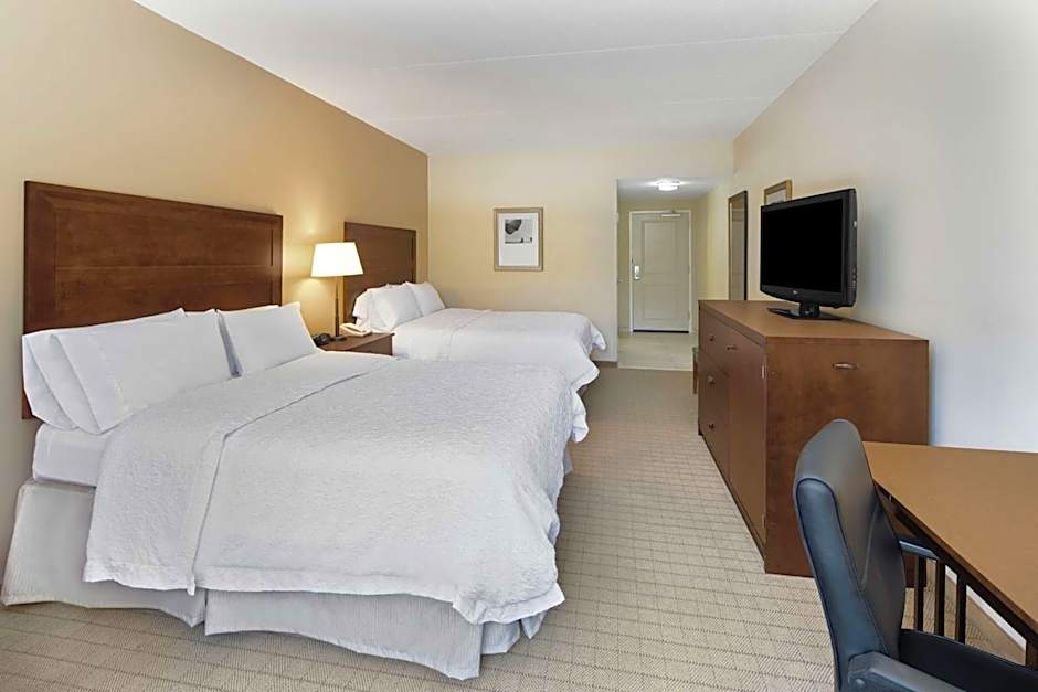 Photo 1 of 4 of 2 Queen Beds