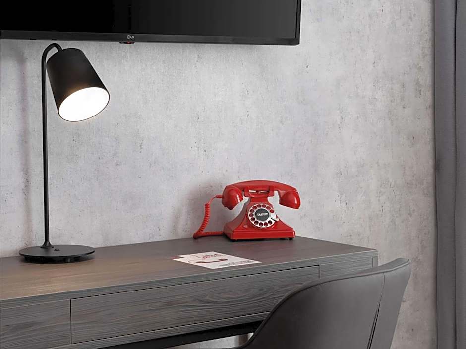 Radisson Red London Gatwick Airport