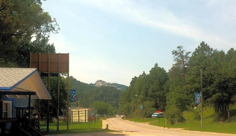 The Brookside Motel / Mt. Rushmore