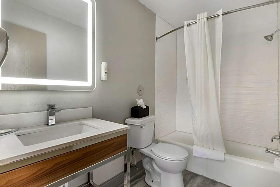 Quality Inn & Suites Ottumwa North