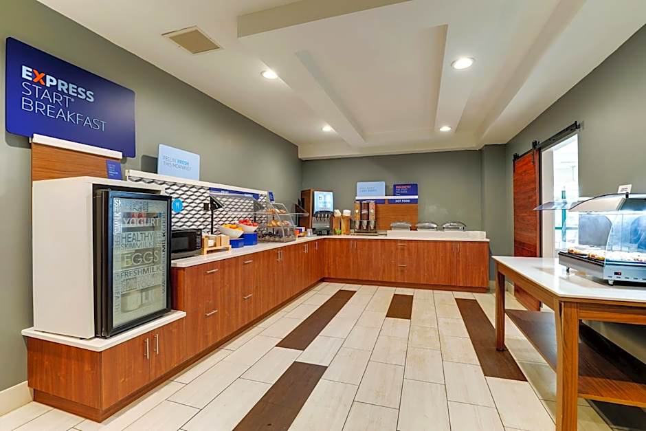 Holiday Inn Express Hotel & Suites Bryan-Montpelier By IHG