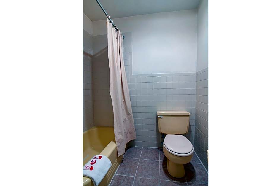 OYO Hotel Dalton PA I-81