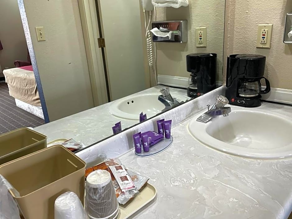 Knights Inn & Suites Emporia