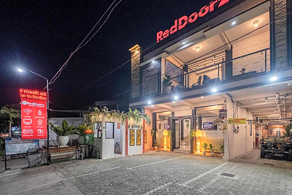 RedDoorz near Kampung Inggris Pare