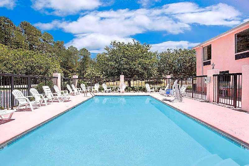 Gray Inn & Suites