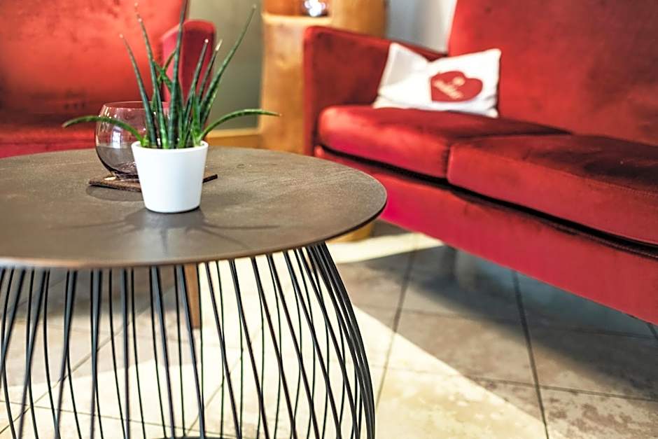 Saldur Small Active Hotel