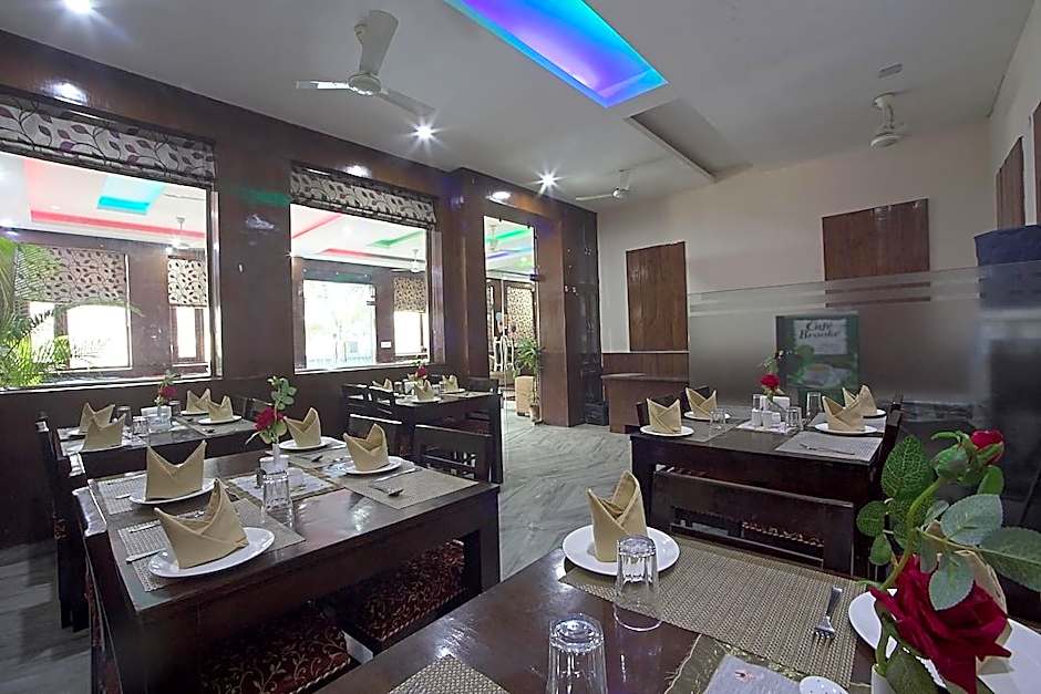 Airport Hotel Olive & Blue