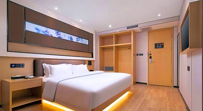 Lavande Hotel Wuhan Huanghelou Branch