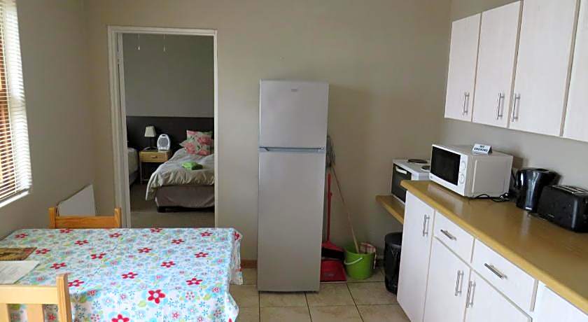 Haus Victoria Self Catering  Cottages – Oudtshoorn, KS