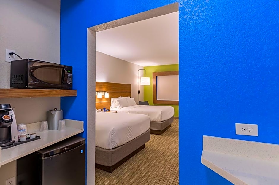 Holiday Inn Express & Suites San Marcos South